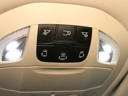 Used 2020 Chrysler Voyager Lxi FWD image 28