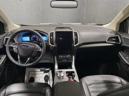 Certified 2024 Ford Edge SEL w/ Convenience Package AWD/4WD image 2