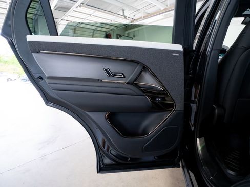 Used 2023 Land Rover Range Rover Sport SE Dynamic image 44