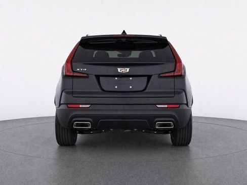 Used 2023 Cadillac XT4 Luxury w/ Cold Weather Package AWD/4WD image 4