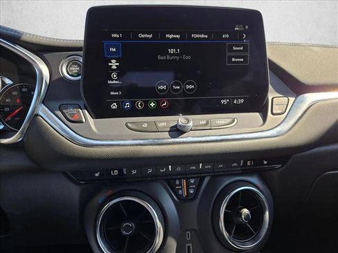 Used 2025 Chevrolet Blazer LT FWD image 13