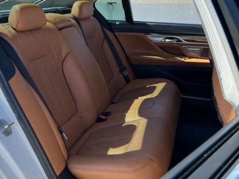 Used 2018 BMW 740i image 26