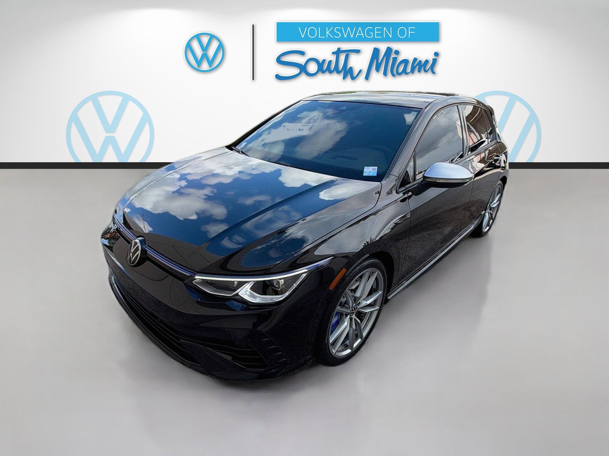 Used 2024 Volkswagen Golf R AWD/4WD image 3