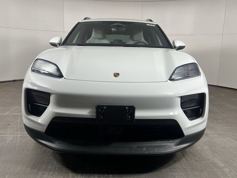 Certified 2024 Porsche Macan 4 Electric image 10