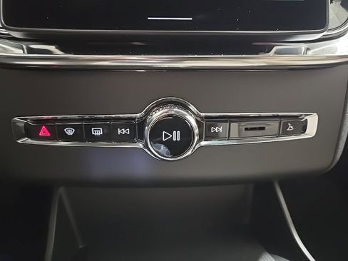 New 2026 Volvo XC90 B6 Plus w/ Protection Package image 17