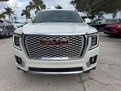 Used 2023 GMC Yukon XL Denali image 9