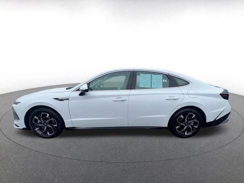 Used 2025 Hyundai Sonata SEL FWD image 9