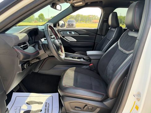 Used 2025 Ford Explorer ST w/ Sun And Sound Package AWD/4WD image 18