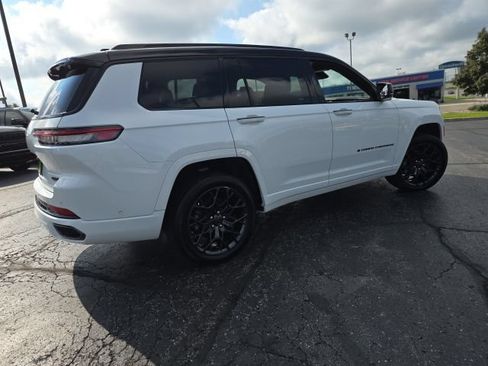 Used 2024 Jeep Grand Cherokee L Summit AWD/4WD image 8