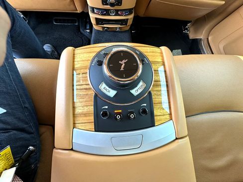 Used 2014 Rolls-Royce Ghost image 35