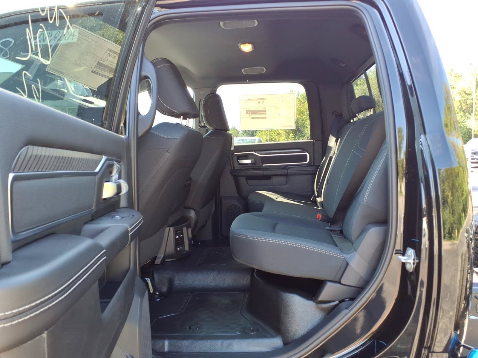 New 2027 RAM 3500 Big Horn AWD/4WD image 27
