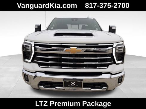 Used 2025 Chevrolet Silverado 2500 LTZ w/ LTZ Premium Package image 7