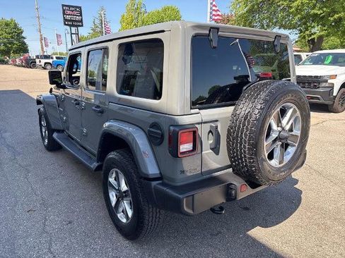 Used 2022 Jeep Wrangler Unlimited Sahara w/ Cold Weather Group AWD/4WD image 7