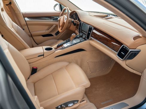Used 2012 Porsche Panamera AWD/4WD image 31