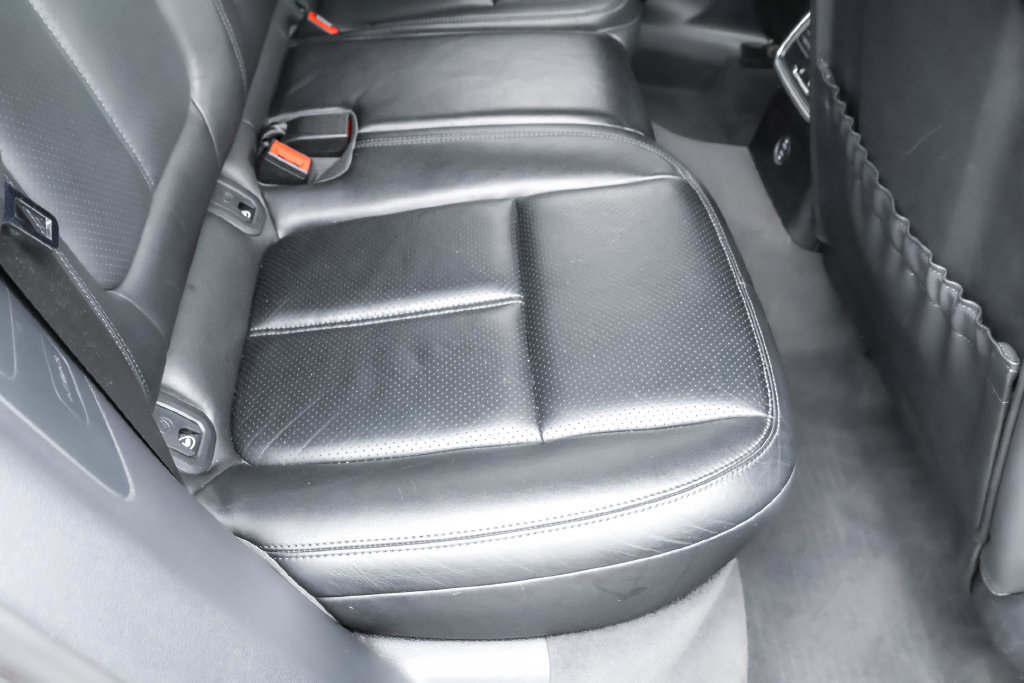 Used 2023 Porsche Macan AWD/4WD image 30