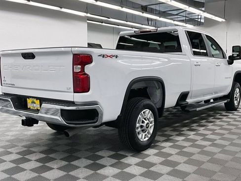 Used 2025 Chevrolet Silverado 2500 LT w/ Convenience Package image 14