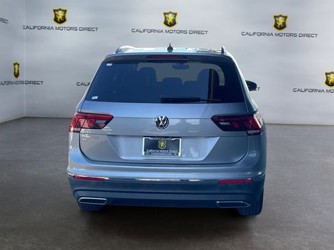 Used 2021 Volkswagen Tiguan SE w/ Panoramic Sunroof Package image 4
