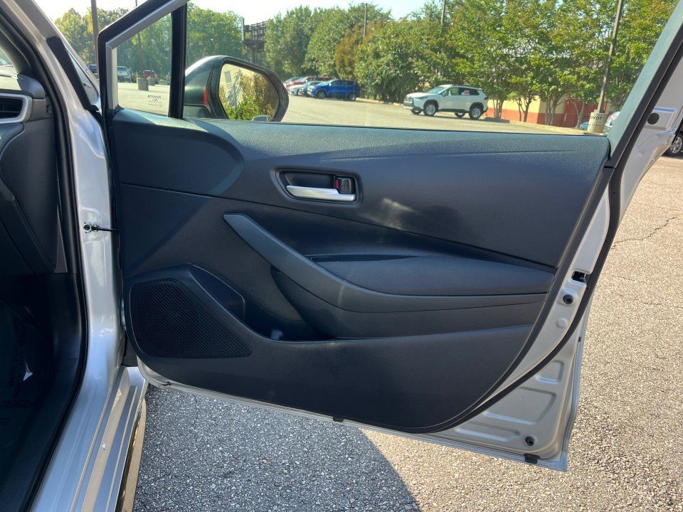 Used 2026 Toyota Corolla SE FWD image 29