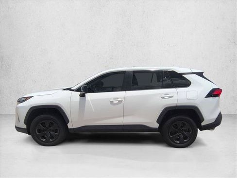 Used 2023 Toyota RAV4 LE FWD image 9
