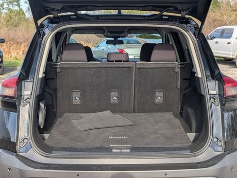 Used 2023 Nissan Rogue SV image 32