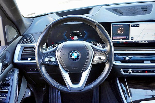 Used 2025 BMW X5 xDrive50e AWD/4WD image 29