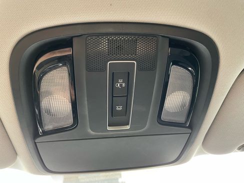 Used 2017 Kia Sorento FWD image 16