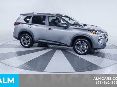 Used 2025 Nissan Rogue SV FWD image 11