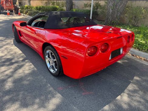 Used 2002 Chevrolet Corvette Convertible w/ Preferred Equipment Group2 RWD image 4