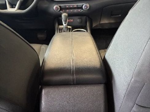 Used 2024 Nissan Altima 2.5 SV FWD image 27
