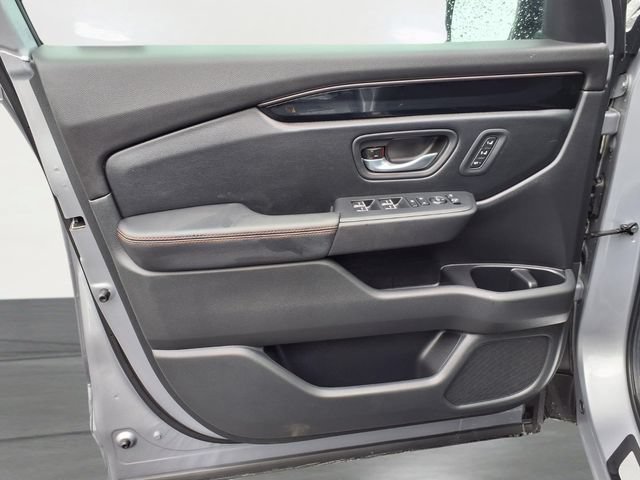 Used 2025 Honda Pilot TrailSport image 19