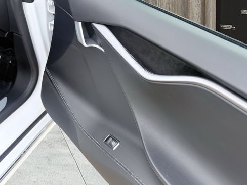 Used 2020 Tesla Model S Long Range image 65