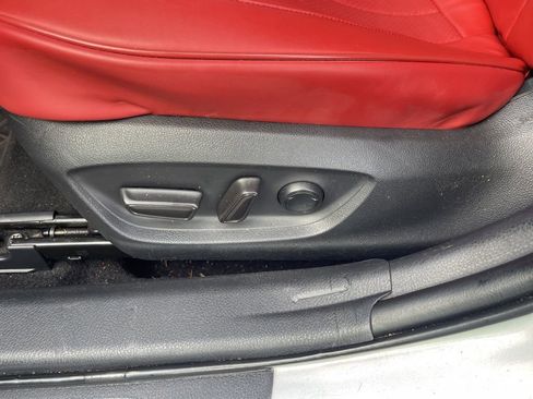 Used 2019 Toyota Camry SE image 16