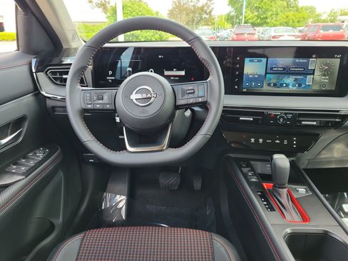 New 2025 Nissan Kicks SR image 10