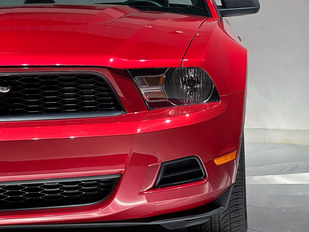 Used 2010 Ford Mustang Convertible RWD image 4