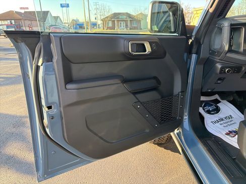 Used 2025 Ford Bronco Badlands image 10