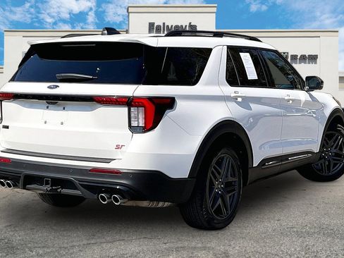 Used 2025 Ford Explorer ST AWD/4WD image 2