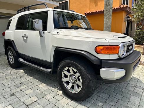 Used 2014 Toyota FJ Cruiser 4WD w/ Upgrade Package image 33