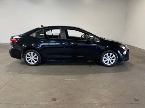 Used 2023 Toyota Corolla LE FWD image 2