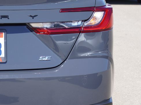 Used 2025 Toyota Camry SE FWD image 11