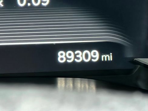 Used 2022 Genesis G70 3.3T w/ Sport Advanced Package image 33