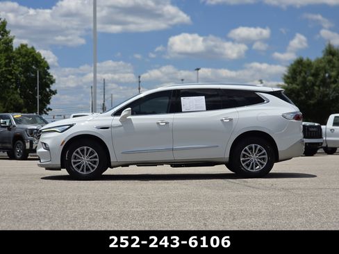 Used 2023 Buick Enclave Essence FWD image 4