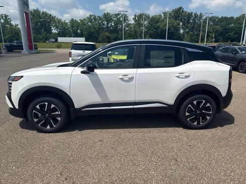 New 2026 Nissan Kicks SV w/ SV Premium Package AWD/4WD image 4