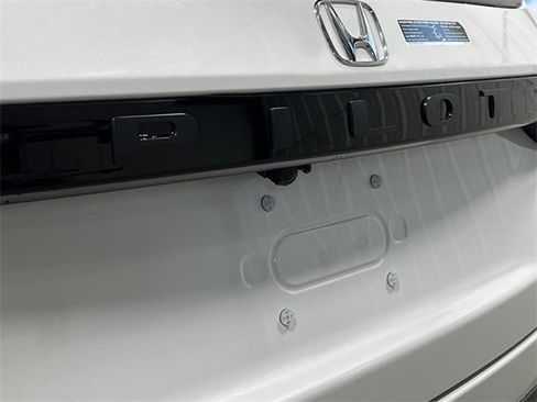 New 2025 Honda Pilot Touring image 9