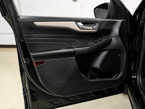 Used 2021 Ford Escape SEL image 36