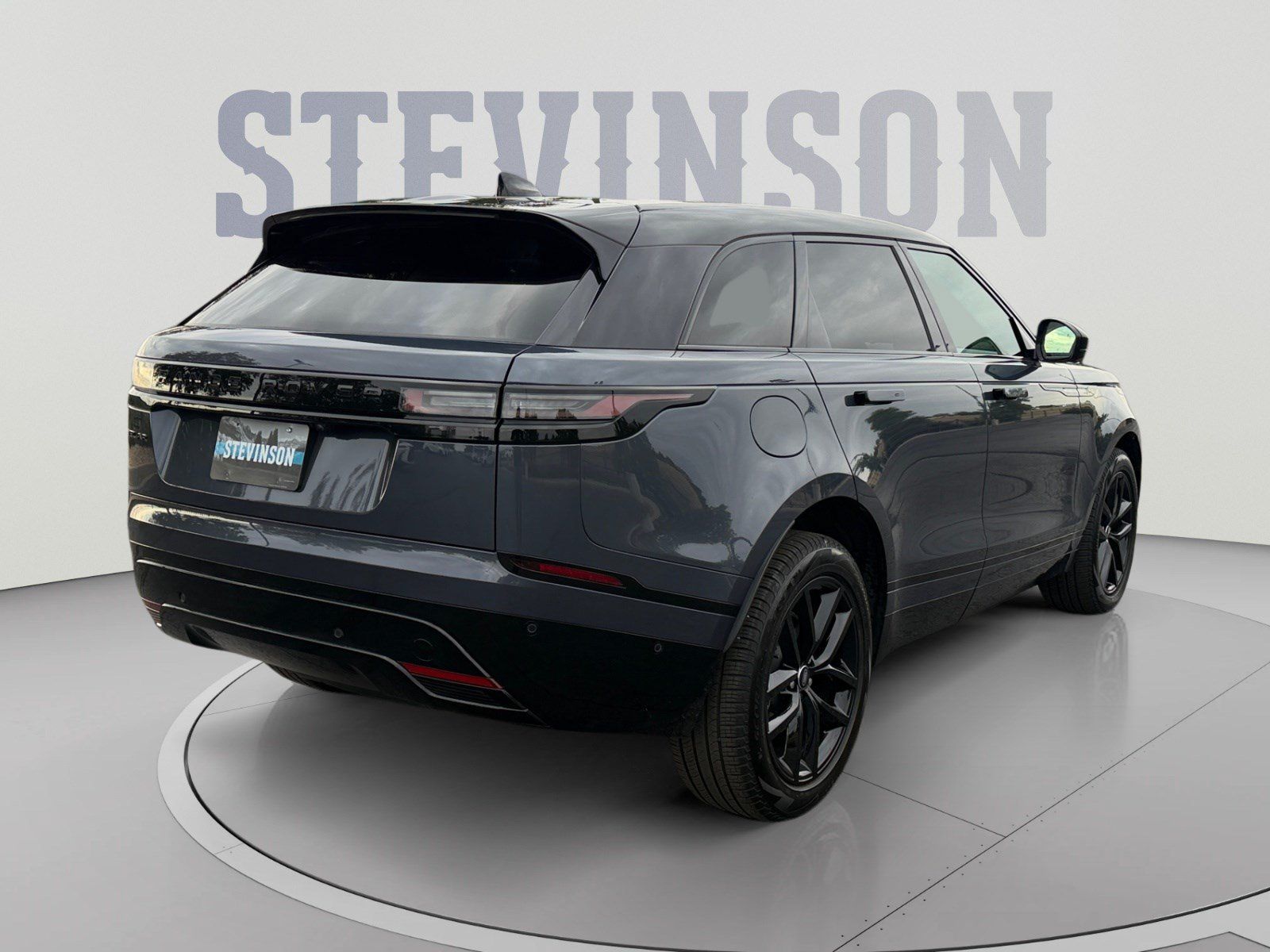 Used 2025 Land Rover Range Rover Velar Dynamic SE AWD/4WD image 5
