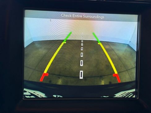 Used 2018 Jeep Grand Cherokee Laredo image 31