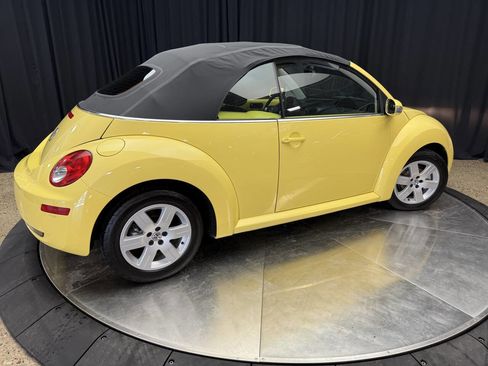 Used 2007 Volkswagen Beetle Convertible image 16