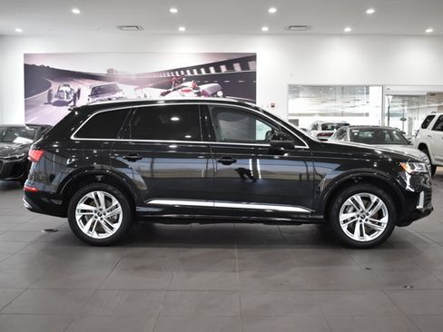 Used 2023 Audi Q7 2.0T Premium w/ Towing Package image 12