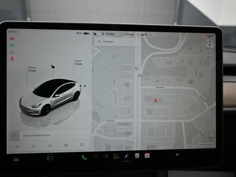Used 2023 Tesla Model 3 Standard Range RWD image 11