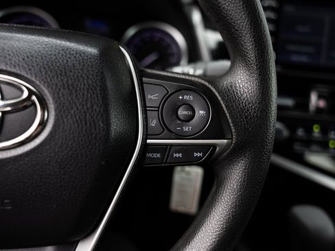 Used 2021 Toyota Camry LE image 13